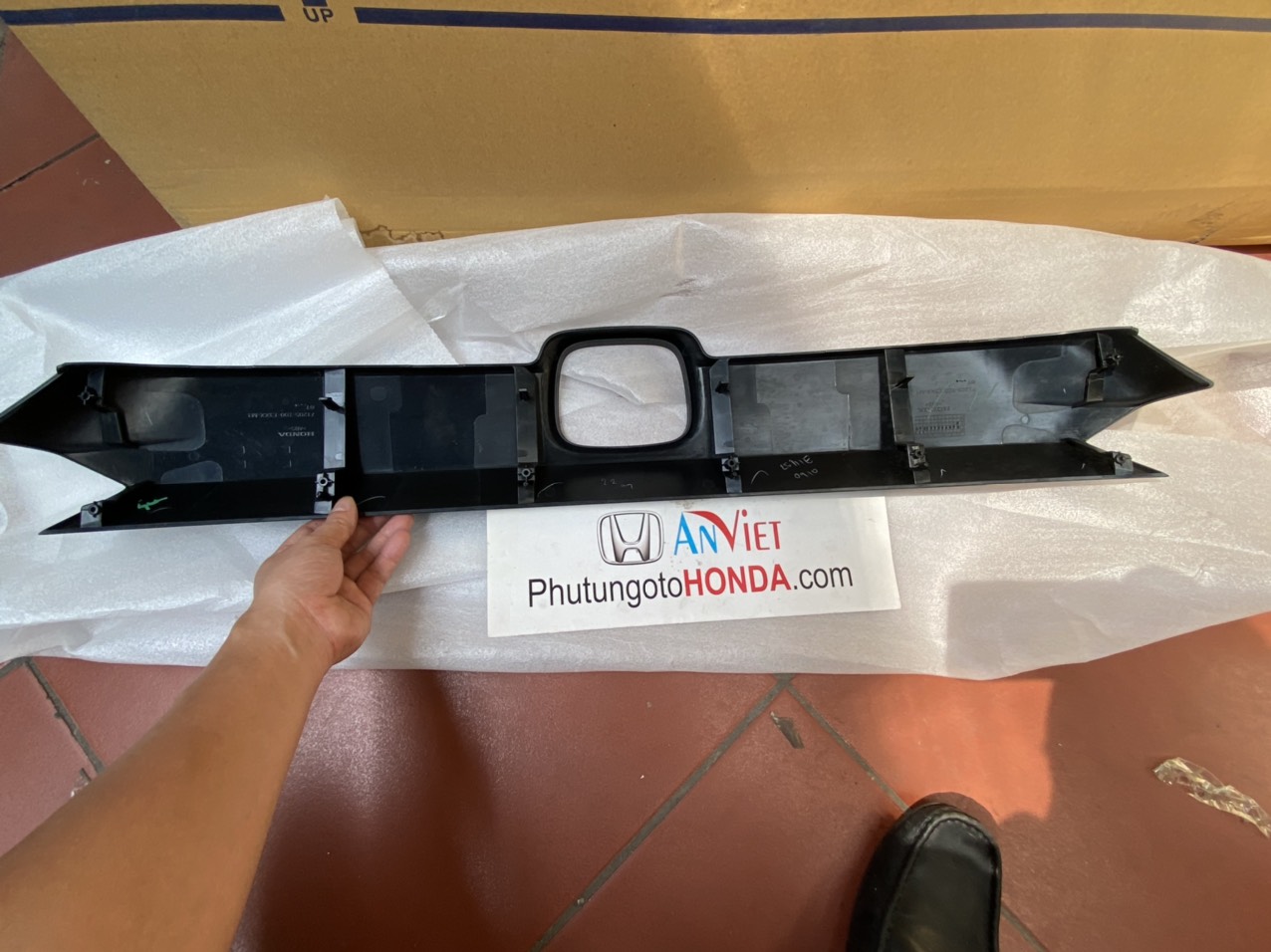 Ốp mạ trên mặt ca lăng xe Honda City 2021-2022